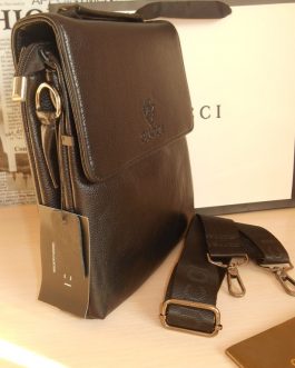 Men's Gucci messenger bag, skin, Italy