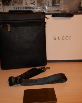 Men's Gucci messenger bag, skin, Italy