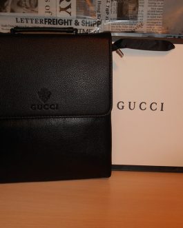 Men's Gucci messenger bag, skin, Italy