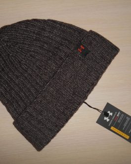 Under Armor Men's warm winter hat, Italy