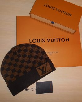 Louis Vuitton Men's very warm winter hat, France