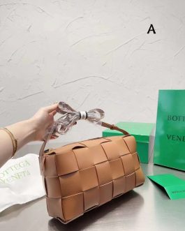 Элегантная женская сумочка от Bottega Veneta