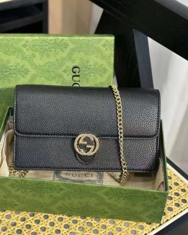 Elegant women's handbag by Gucci