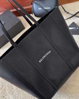 Elegant women's handbag from Balenciaga