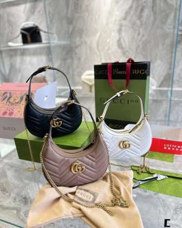 Elegant Gucci GG women's handbag