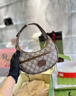 Elegant Gucci GG women's handbag