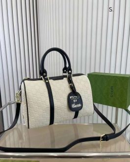 Elegant Gucci GG women's handbag