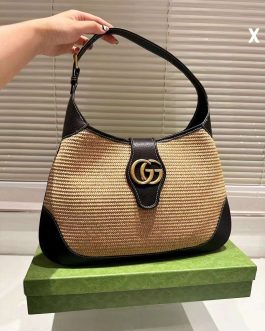 Elegant women's handbag from Gucci