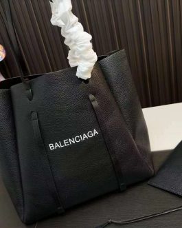 Elegant women's handbag from Balenciaga