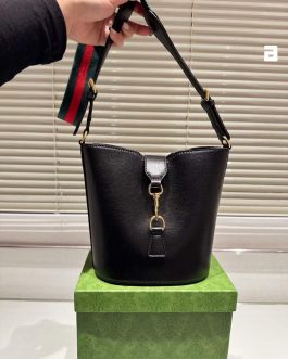 Elegant Gucci GG women's handbag