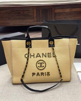 Chanel elegant women's handbag