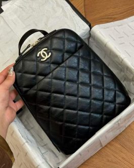 Chanel elegant women's handbag