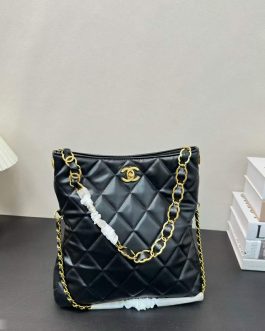 Chanel elegant women's handbag