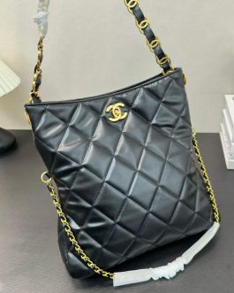 Chanel elegant women's handbag