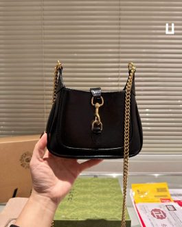 Elegant women's handbag from Gucci