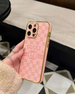 Этюи на телефон Gucci