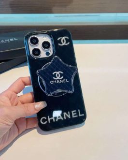 Case on phone Chanel