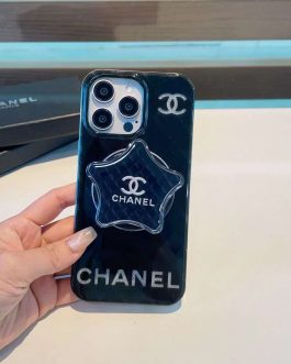 Case on phone Chanel