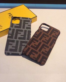 Etui на телефоне Fendi