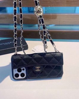 Чехол на телефон Chanel