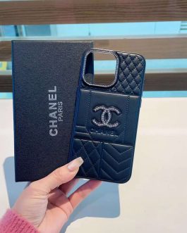 Case on phone Chanel