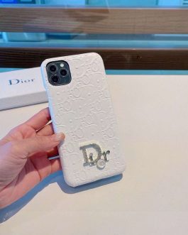 Etui on the phone Dior