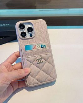 Case on phone Chanel