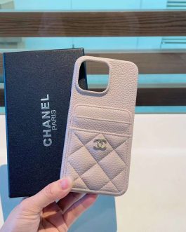 Case on phone Chanel