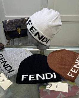 Fendi женская теплая шапка