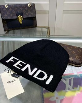 Fendi женская теплая шапка