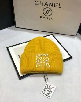 Loewe женская теплая шапка