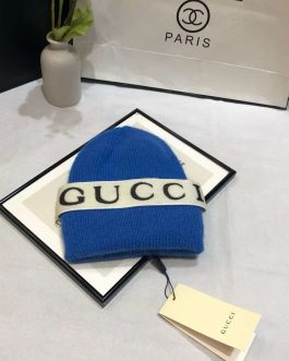 Женская теплая шапка Gucci