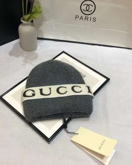 Женская теплая шапка Gucci