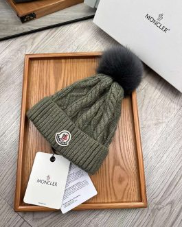 Moncler женская теплая шапка