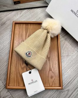 Moncler женская теплая шапка