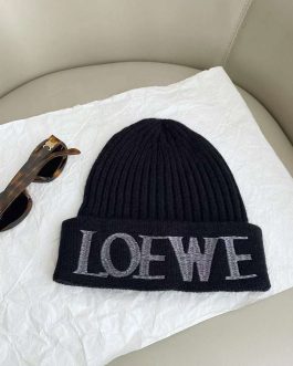 Женская шляпа Loewe