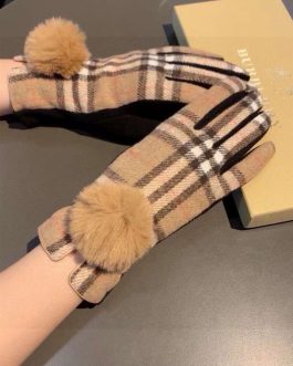 Burberry women's gloves