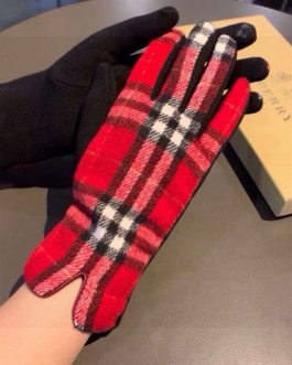 Burberry women's gloves