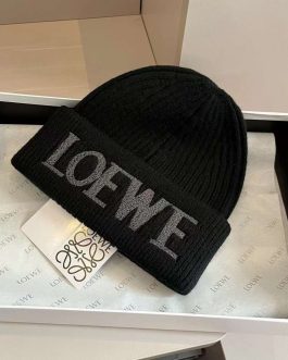 Женская шляпа Loewe