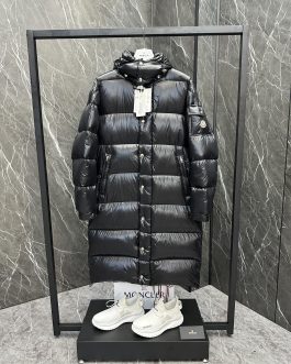 Пуховик, зимнее пальто Moncler