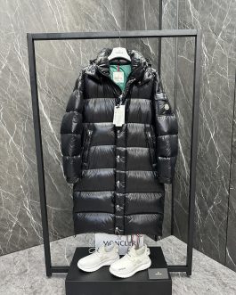 Пуховик, зимнее пальто Moncler