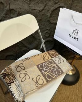 Мужской и женский шарф Loewe