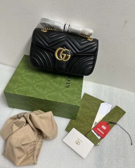 Elegant women's handbag by Gucci