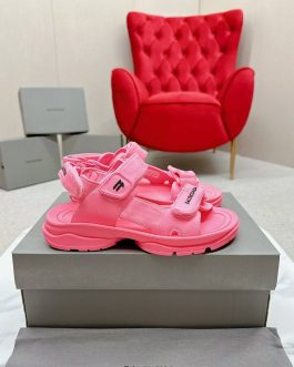 Balenciaga Buty, sandaly klapki, skora