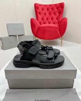 Balenciaga Buty, sandaly klapki, skora