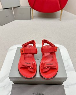 Pantofi Balenciaga, Sandale flip -flops, Scor