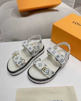 Louis Vuitton Buty, sandaly klapki, skora