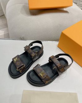 Louis Vuitton Buty, sandaly klapki, skora