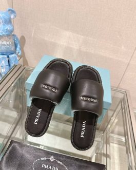 Prada Buty, sandály převracejí, skóre