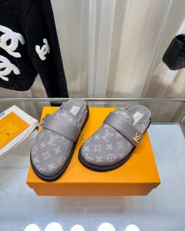 Louis Vuitton Buty, sandals flip -flops, score